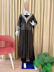 Chic Kurta Set with Intricate Detailing