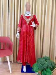 Chic Kurta Set with Intricate Detailing