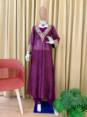 Chic Kurta Set with Intricate Detailing
