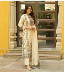 Ivory Elegance – Printed Kurta Set with Floral Accents