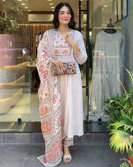 Pastel-Toned Set Crafted Mul Chanderi 3 Pcs Suit Set