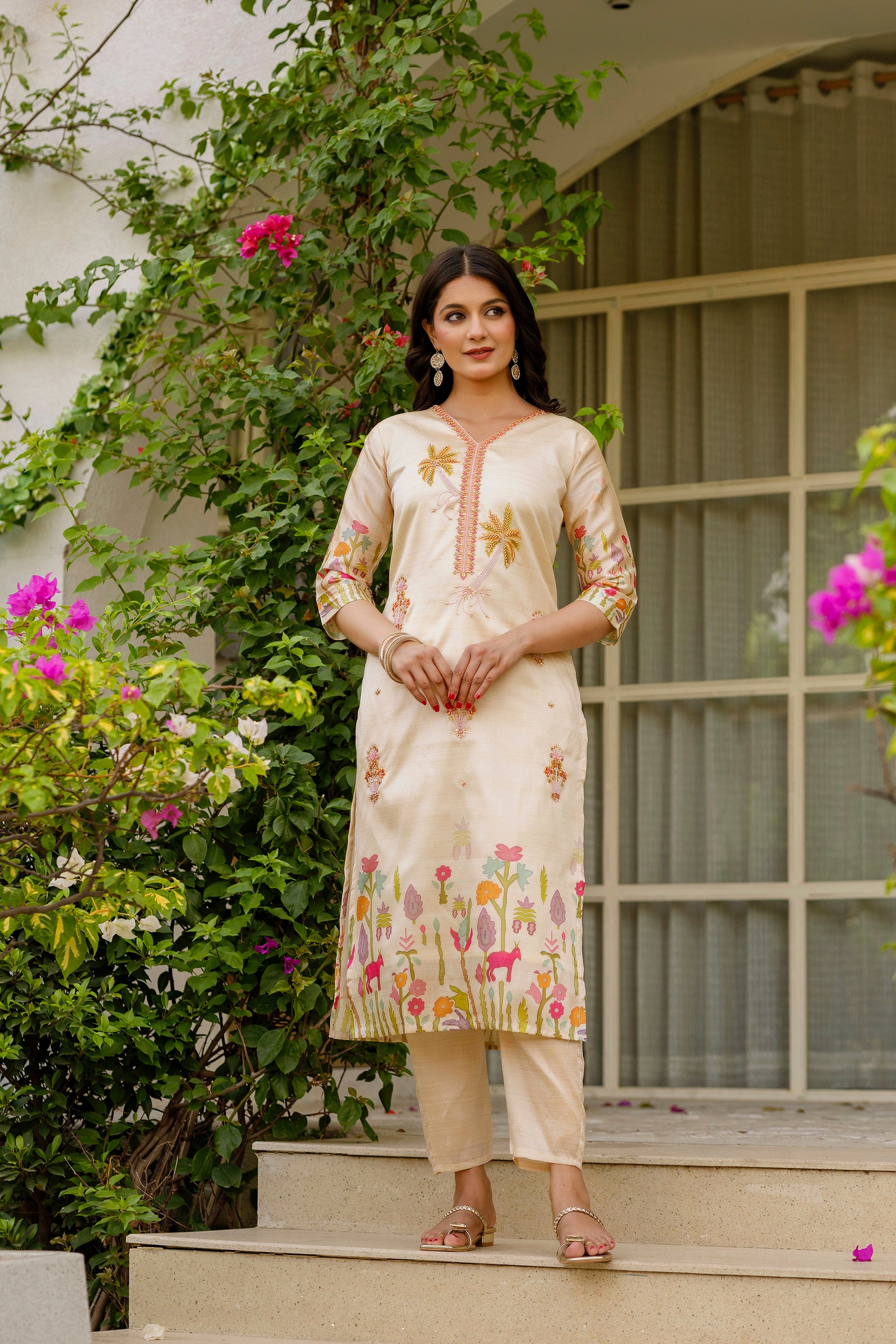 Ivory Kurta Set with Colorful Floral & Animal Motif Dupatta