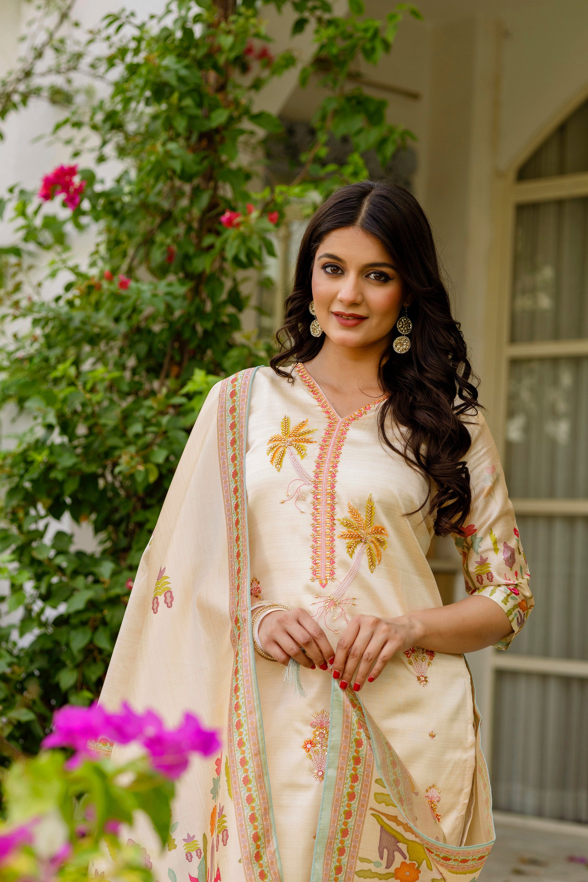 Ivory Kurta Set with Colorful Floral & Animal Motif Dupatta