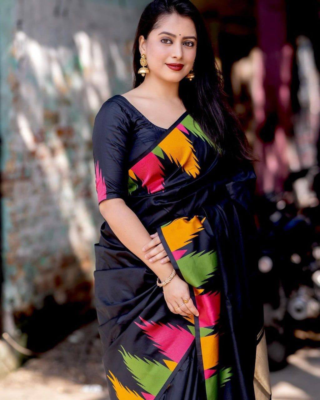 Elegant Off-White Cotton Saree with Multicolor Ikat Print