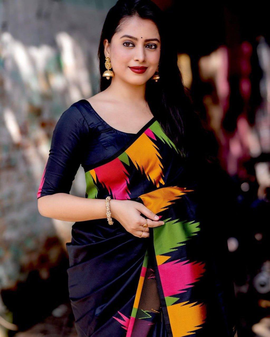 Elegant Off-White Cotton Saree with Multicolor Ikat Print