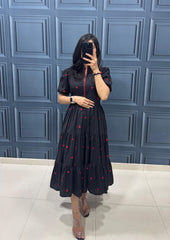 Chic Black Tiered Dress with Red Geometric Print