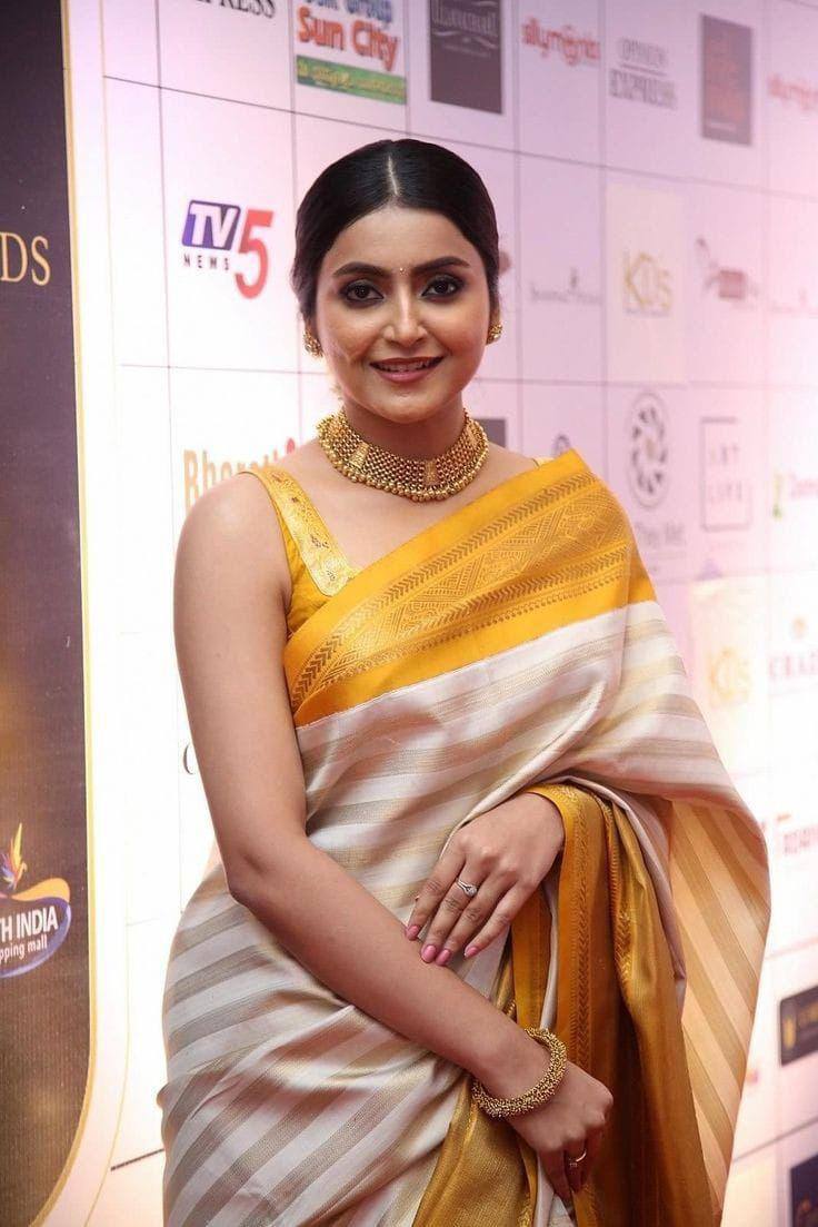 Traditional Look Gold and Beige Striped Saree Ready-to-Wear Silk Blend Ethnic Saree